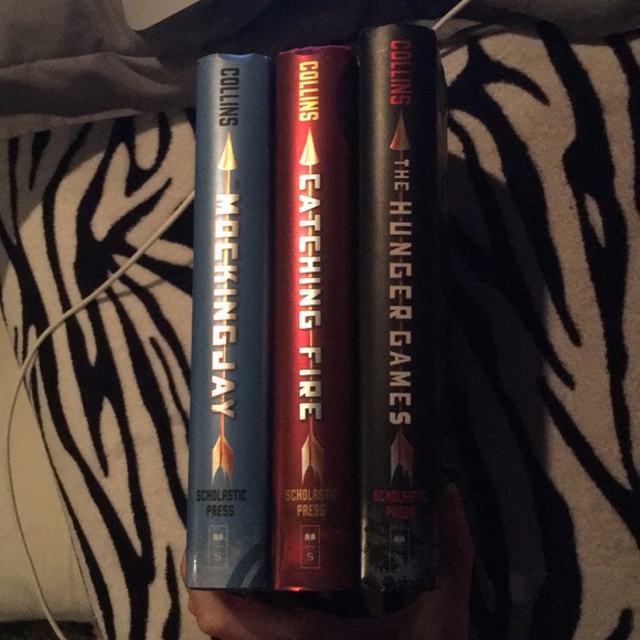 Hunger Games book series - Picture 1 of 1